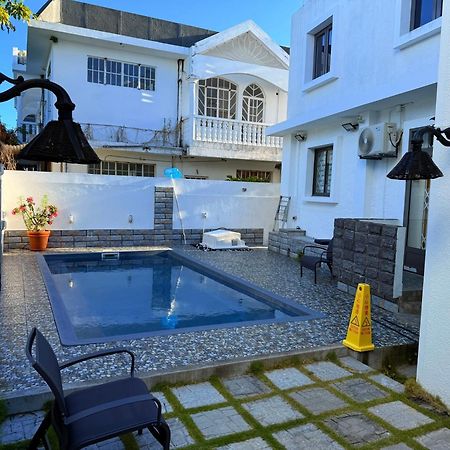 Happy House - Cosy Apartment With Private Pool And Walking Distance To Blue Bay Beach Eksteriør bilde